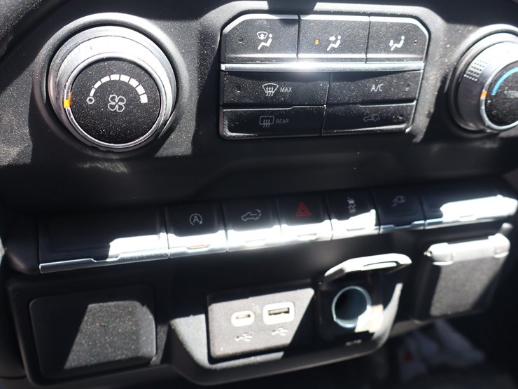 2022-chevrolet-1500-image-20