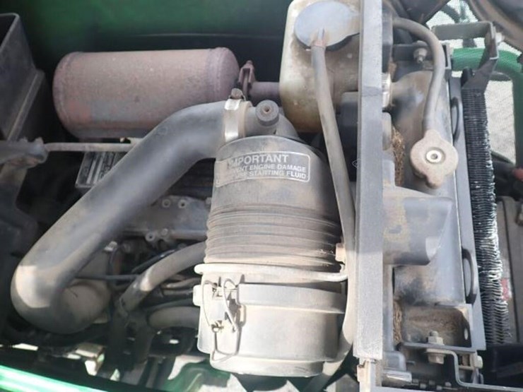 2011-john-deere-1023e-image-61