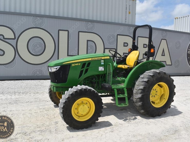2021-john-deere-5045e-image-10