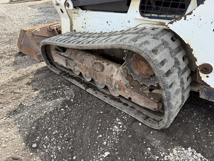2019-bobcat-t740-image-16