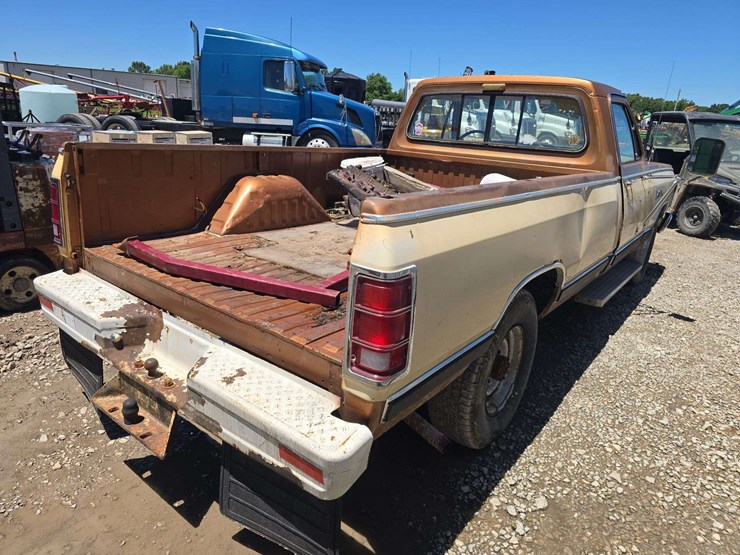 1985-dodge-ram-250-image-4