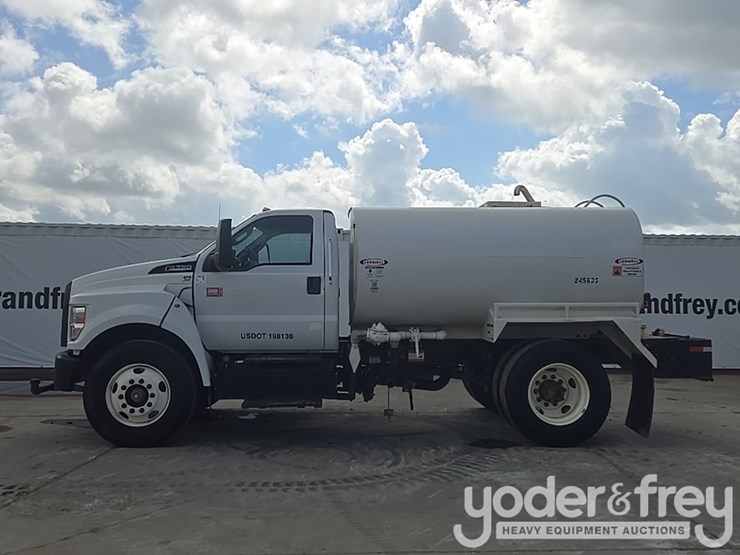 2019-ford-f750-xl-image-2