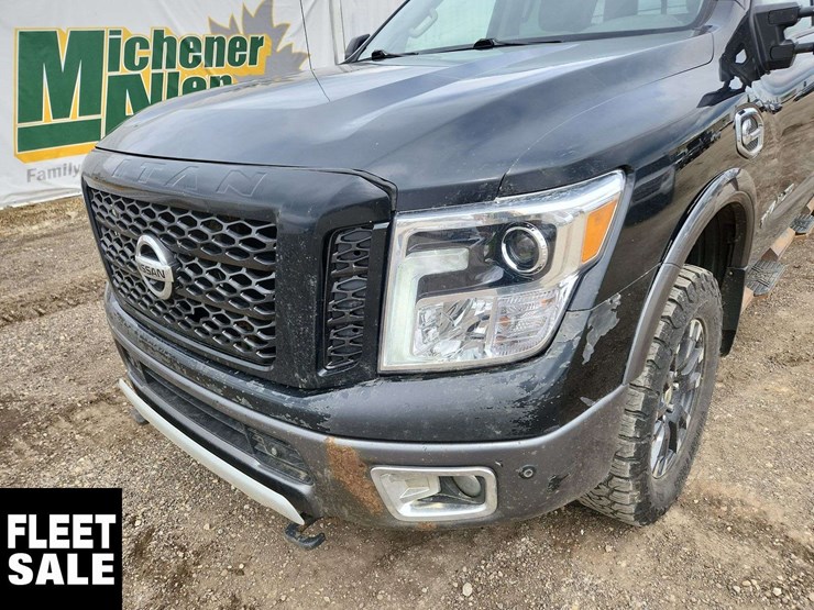 2016-nissan-titan-image-23