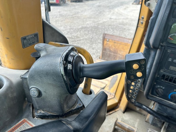caterpillar-d6n-lgp-image-23