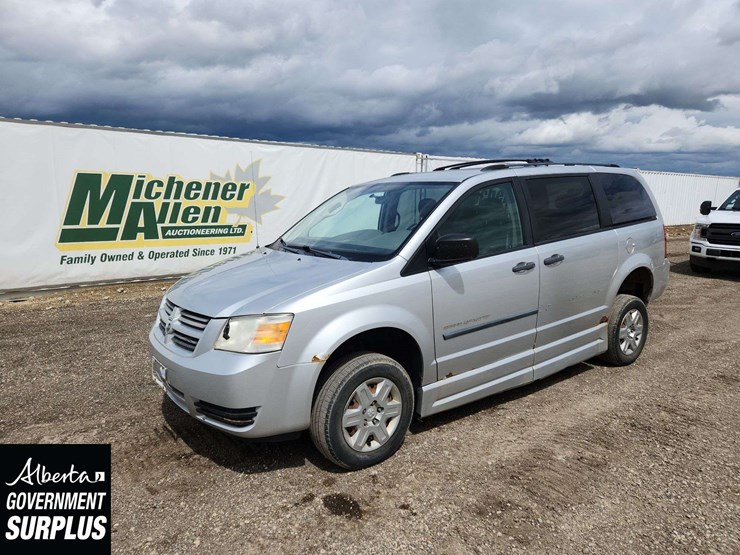 2009-dodge-grand-caravan-se-image-1