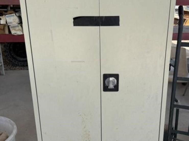 sl---locker-cabinet-image-1