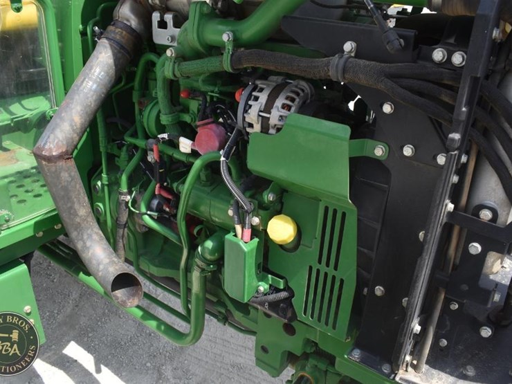 2021-john-deere-5045e-image-25
