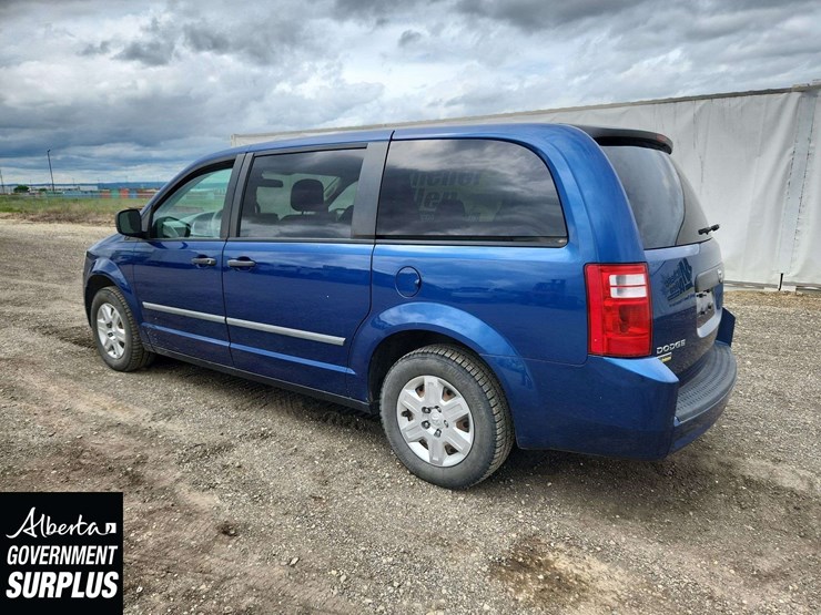 2010-dodge-grand-caravan-se-image-3