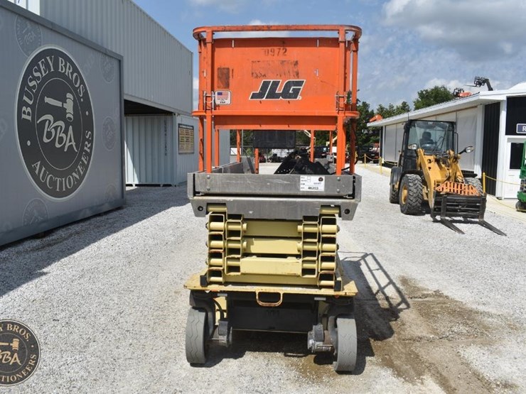 2012-jlg-3246es-image-8
