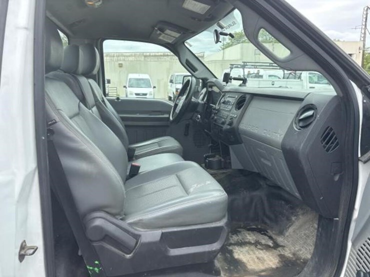 2015-ford-f250-xl-image-16