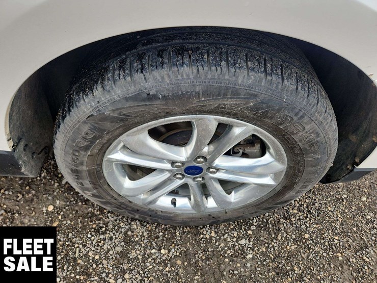 2016-ford-edge-sel-image-14