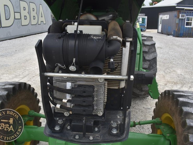 2021-john-deere-5045e-image-11