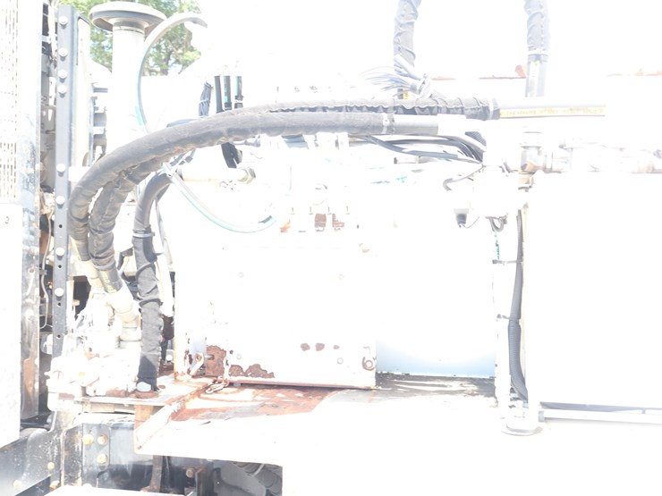 2019-peterbilt-520-image-22