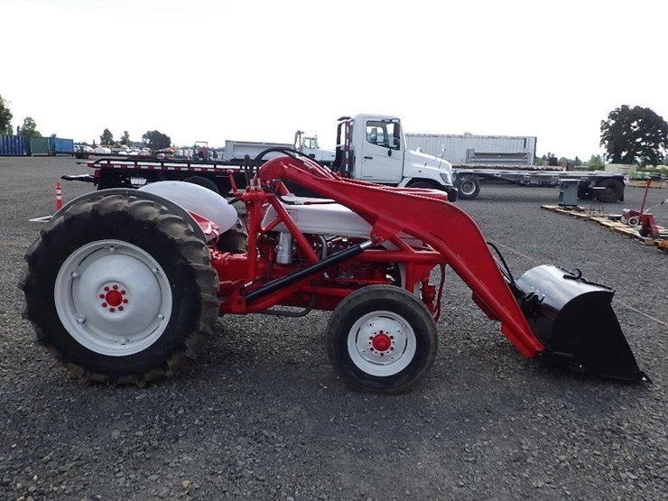 ford-tractor-image-4