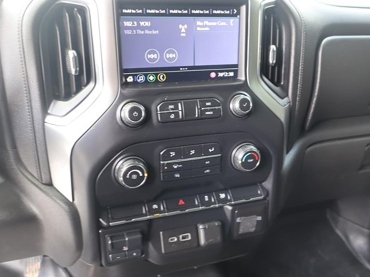 2020-chevrolet-silverado-1500-lt-image-18