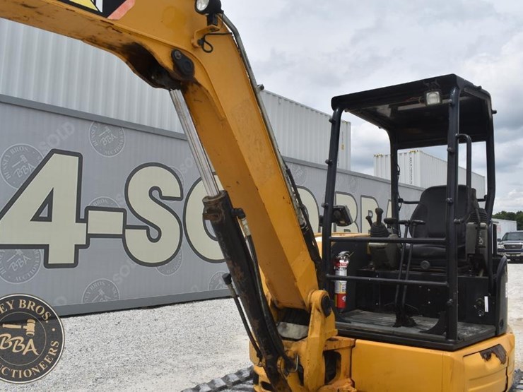 2016-caterpillar-305e2-cr-image-15