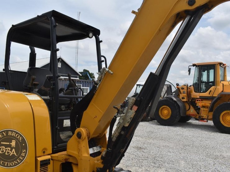 2019-caterpillar-305e2-cr-image-17