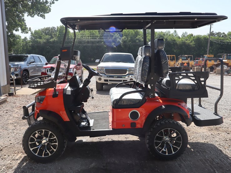 #104-•-4-seater-electric-golf-cart-image-2