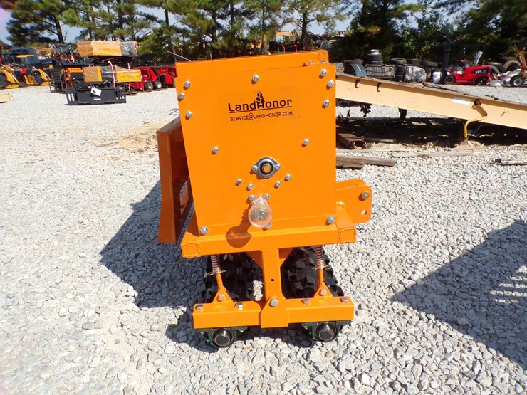 caterpillar-12-image-6