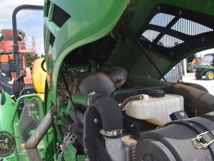 2021-john-deere-5045e-image-26