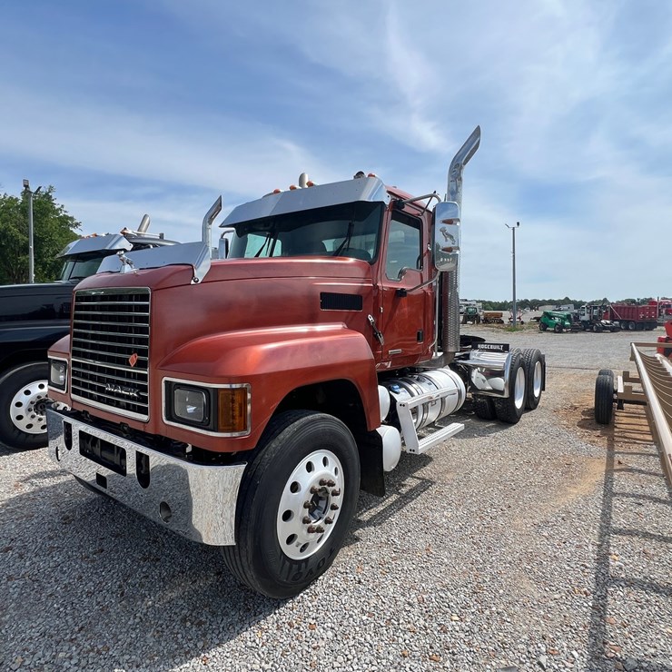 2020 MACK PINNACLE 64T