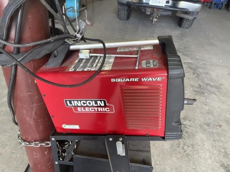 lincoln-electric-tig-200-welder-with-tank-and-cart-image-4