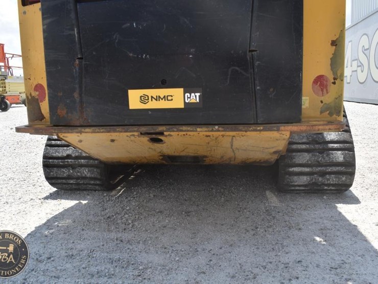2018-caterpillar-257d-image-38