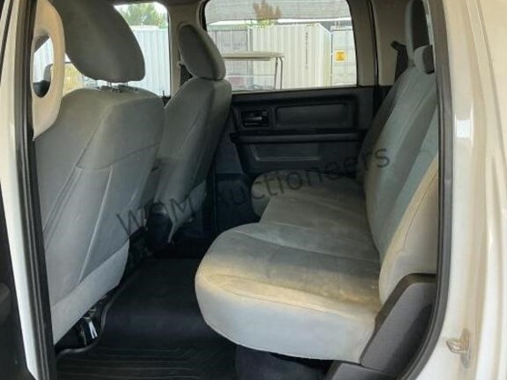 2014-dodge-2500-image-24