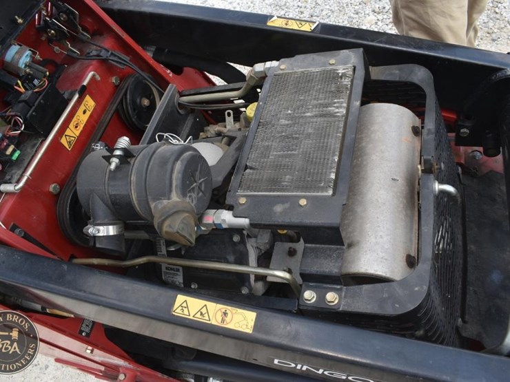 toro-dingo-tx427n-image-17