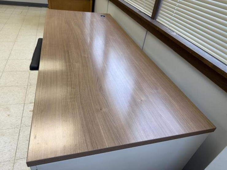 3-drawer-metal-office-desk-with-wood-grain-top-image-7
