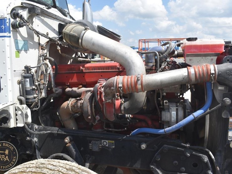 2012-peterbilt-386-image-24