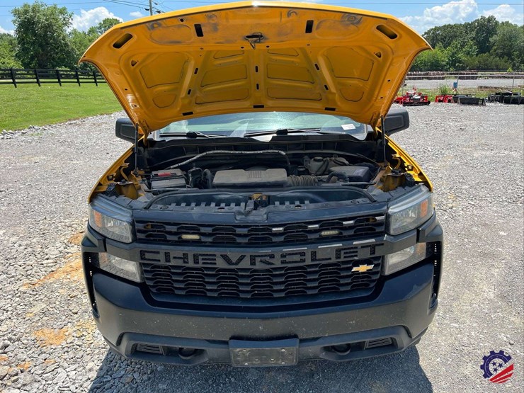 2021-chevrolet-silverado-4x4-pickup-truck-image-25