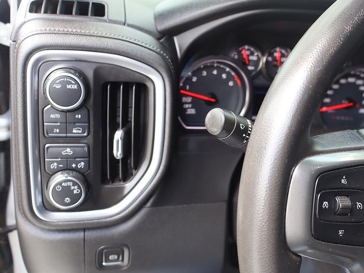 2020-chevrolet-silverado-1500-lt-image-20