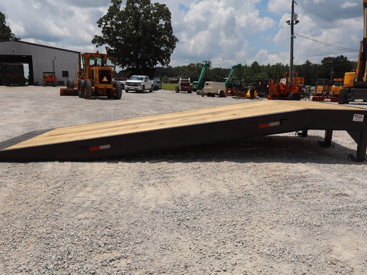 #570-•-20'-loading-ramp-image-5