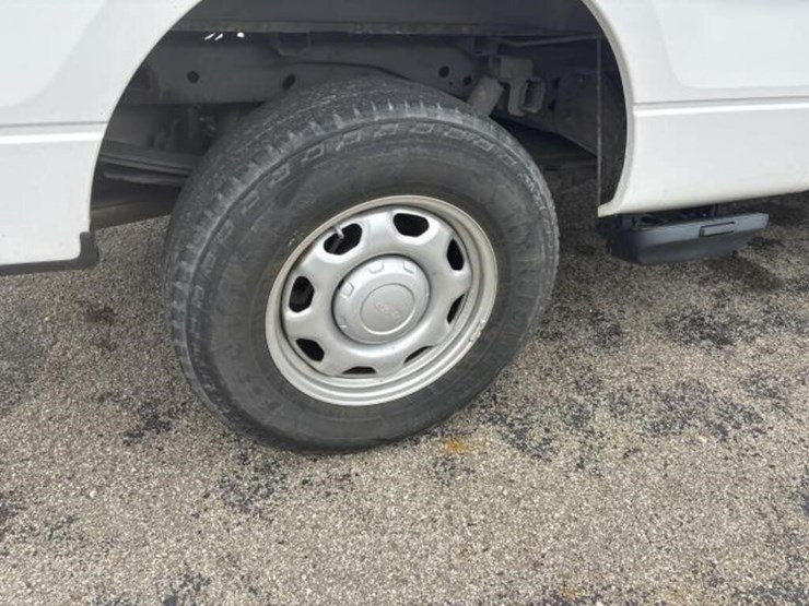 2012-ford-f150-xl-image-10