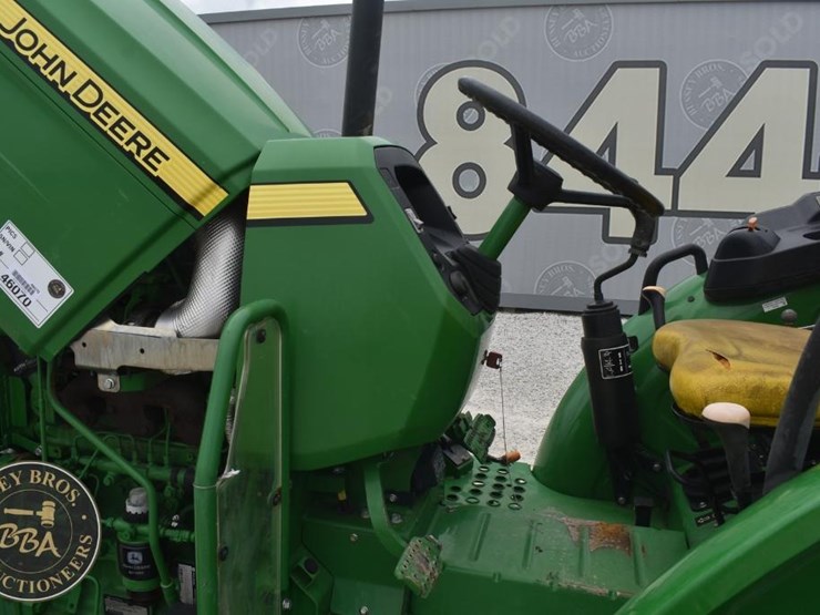 2021-john-deere-5045e-image-25