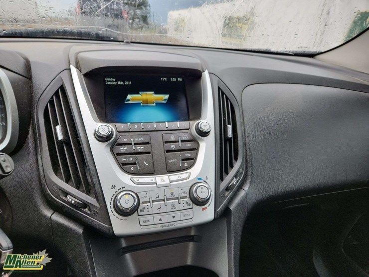 2012-chevrolet-equinox-image-18