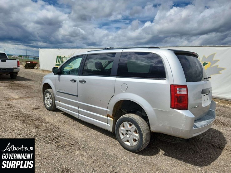 2009-dodge-grand-caravan-se-image-3