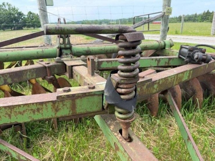 john-deere-14-image-17