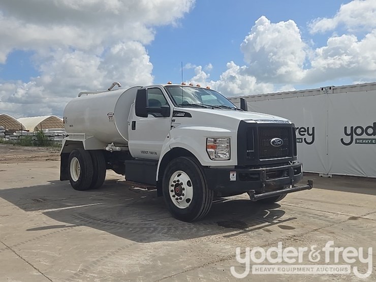 2019-ford-f750-xl-image-7