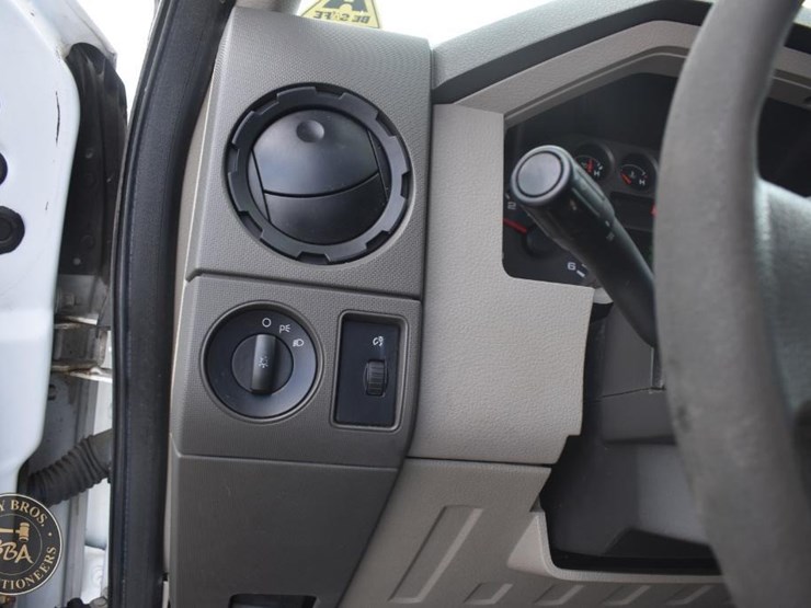 2009-ford-f350-image-33
