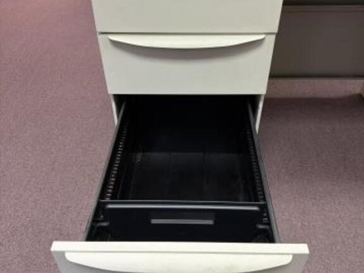 metal-executive-u--shape-desk,-overhead-hutch-a-image-11
