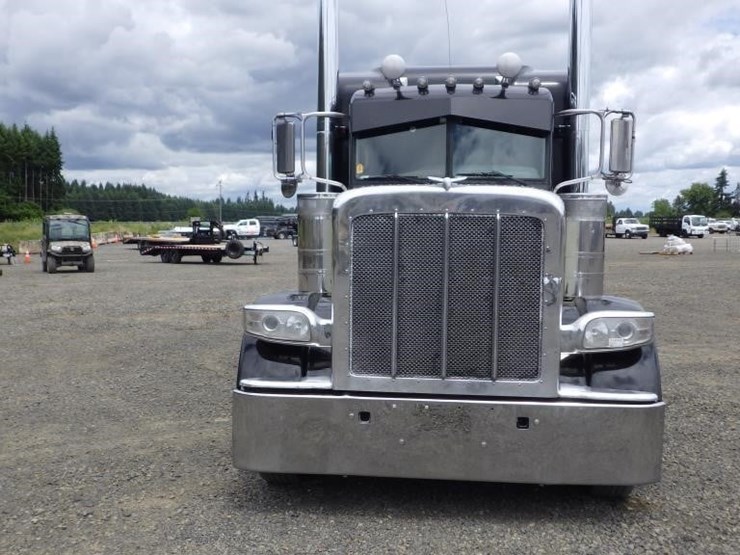 2008-peterbilt-389-image-2