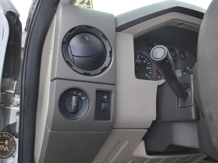 2009-ford-f350-image-28