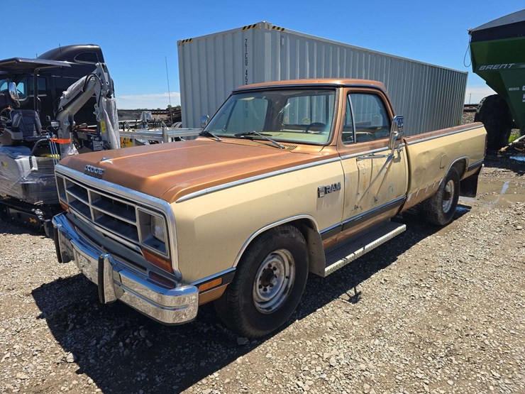 1985-dodge-ram-250-image-1