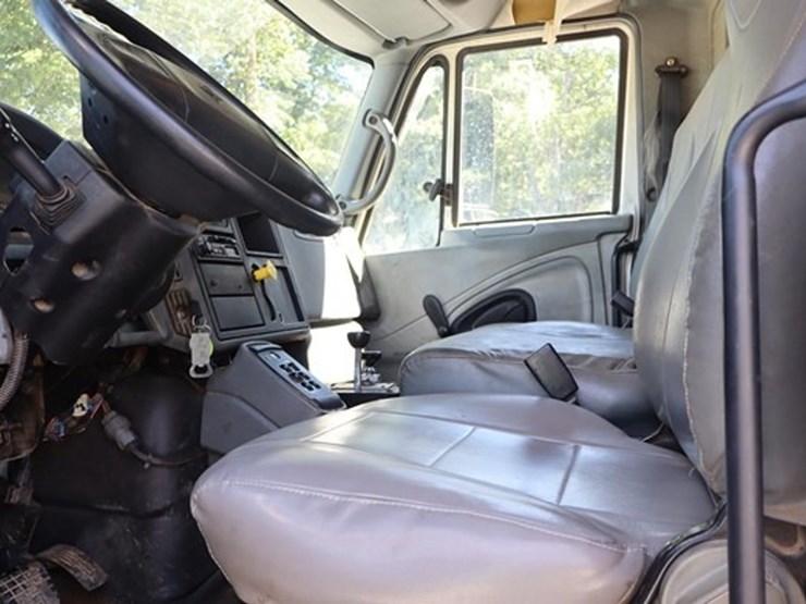 2005-international-durastar-4300-image-20