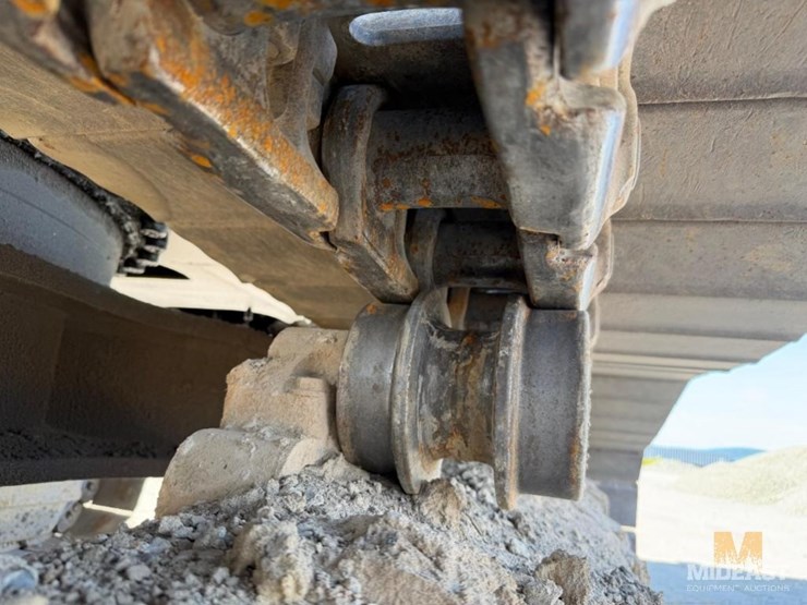 2015-deere-470g-lc-image-31