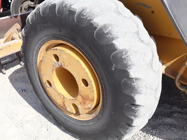 2005-deere-210le-image-12