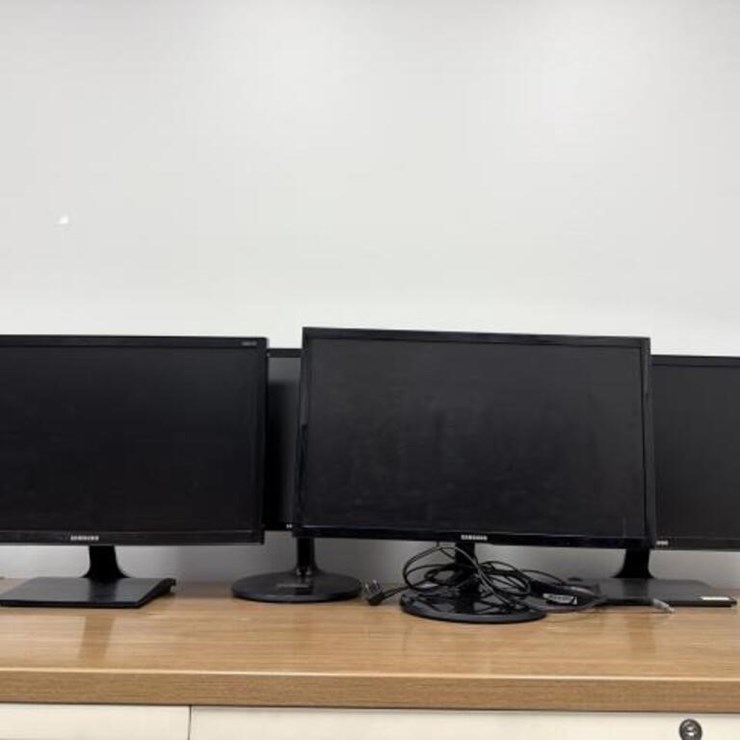 (4) Samsung Computer Monitors
