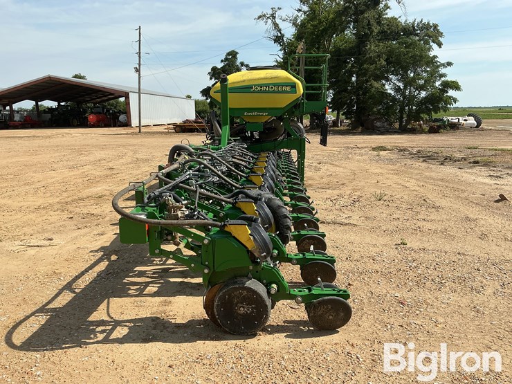 2019-john-deere-dr18-image-8